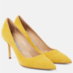 MANOLO BLAHNIK
BB 90 Yellow Suede Pumps
